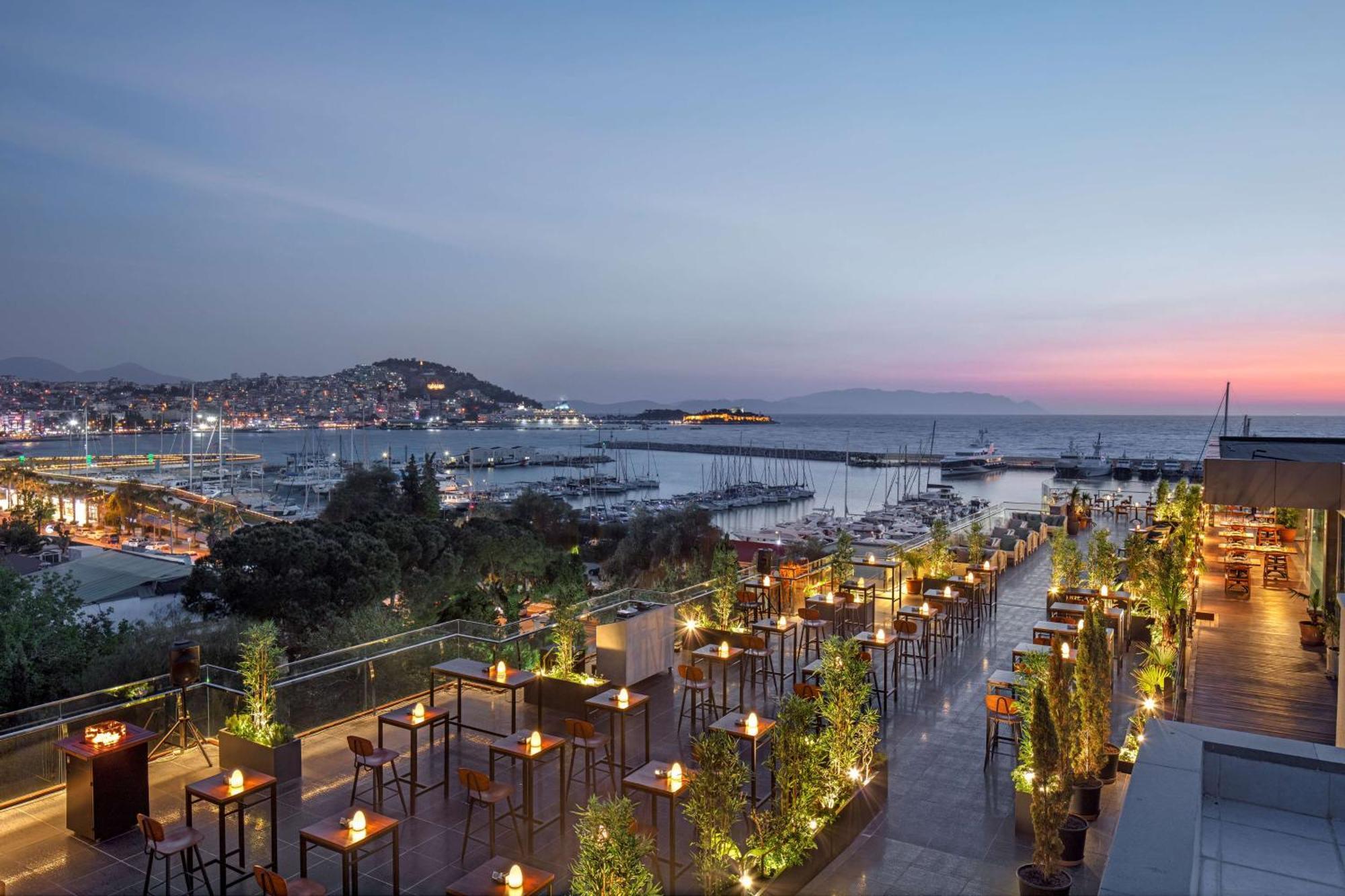 Doubletree By Hilton Kusadasi Hotel Exterior photo